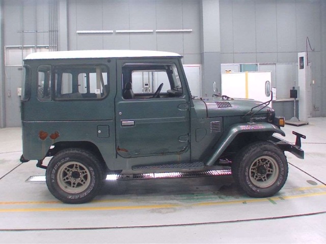 Toyota LAND CRUISER 1980 8235638-3