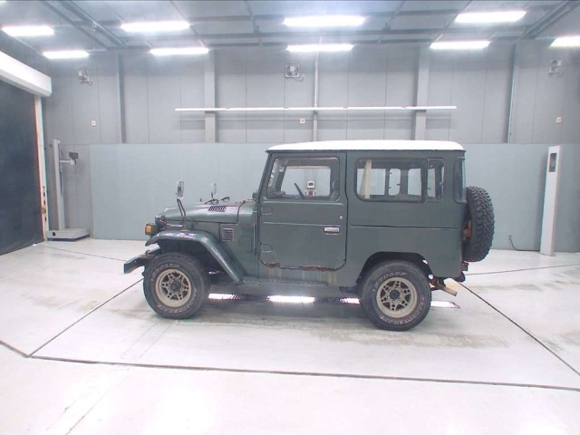Toyota LAND CRUISER 1980 8235638-4