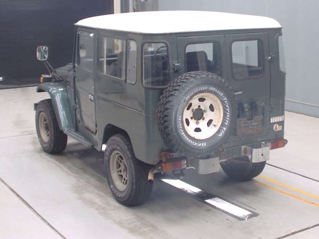 Toyota LAND CRUISER 1980 8235638-6