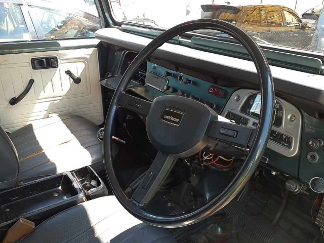 Toyota LAND CRUISER 1980 8235638-7