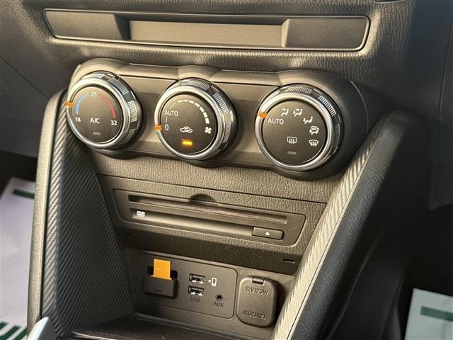 Mazda MAZDA2 2022 8235910-10
