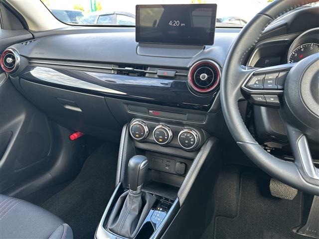 Mazda MAZDA2 2024 8235991-17