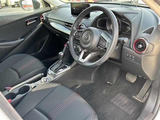Mazda MAZDA2 2024 8235991-6