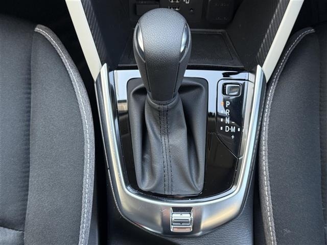 Mazda MAZDA2 2023 8236031-4