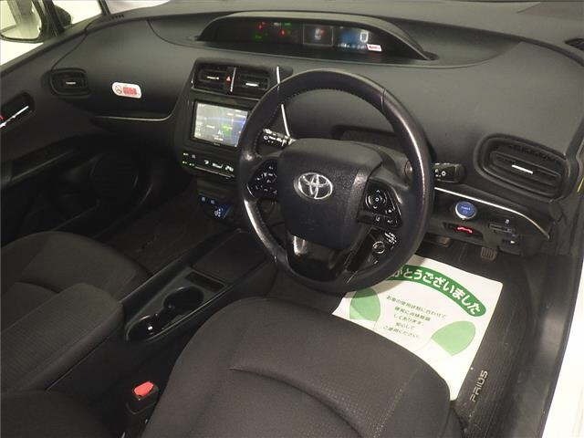 Toyota PRIUS 2020 8236414-3