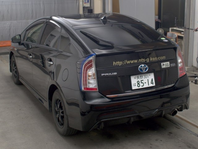 Toyota PRIUS 2014 8236466-1