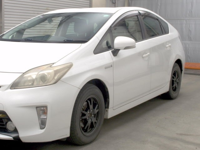 Toyota PRIUS 2013 8236469-4