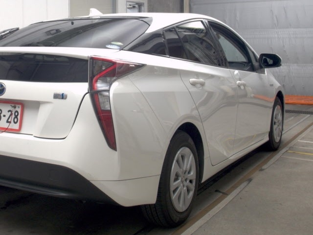 Toyota PRIUS 2017 8236473-5