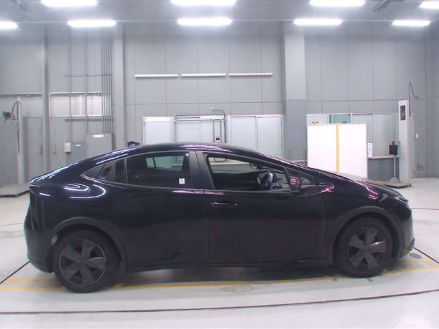 Toyota PRIUS 2023 8236478-3