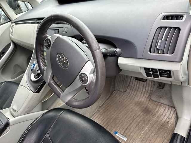 Toyota PRIUS 2011 8236489-3