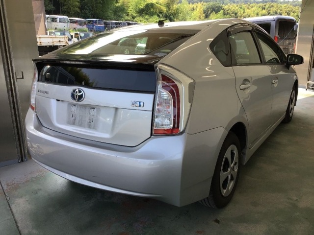 Toyota PRIUS 2013 8236492-4