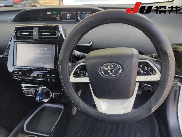 Toyota PRIUS 2017 8236494-4