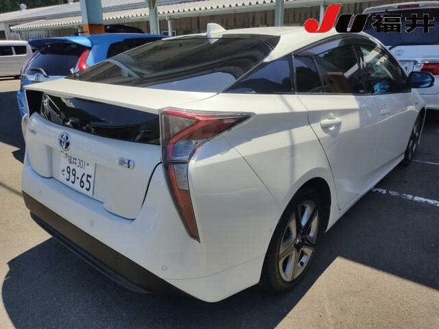 Toyota PRIUS 2017 8236494-8