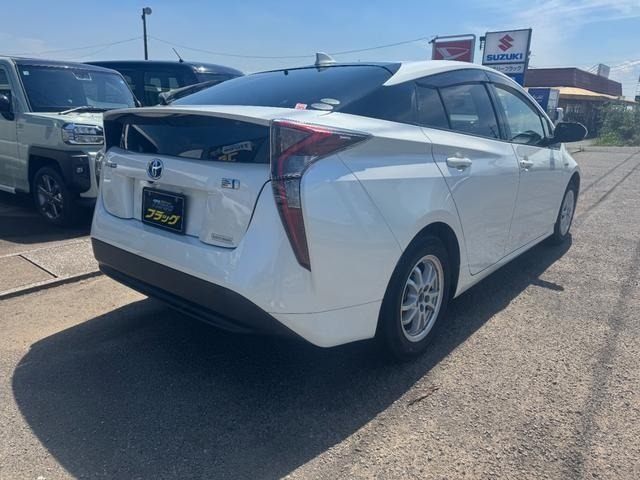 Toyota PRIUS 2017 8236505-1