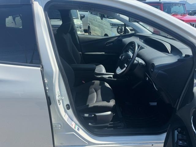 Toyota PRIUS 2017 8236505-13