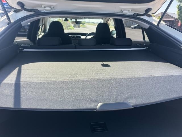 Toyota PRIUS 2017 8236505-18