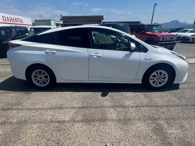 Toyota PRIUS 2017 8236505-19