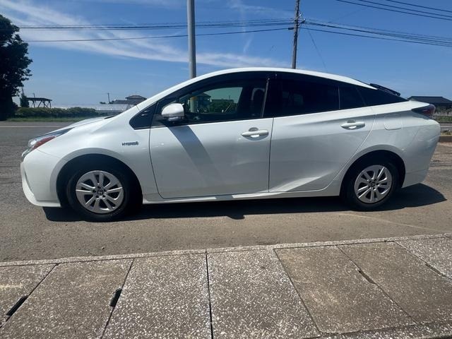 Toyota PRIUS 2017 8236505-6