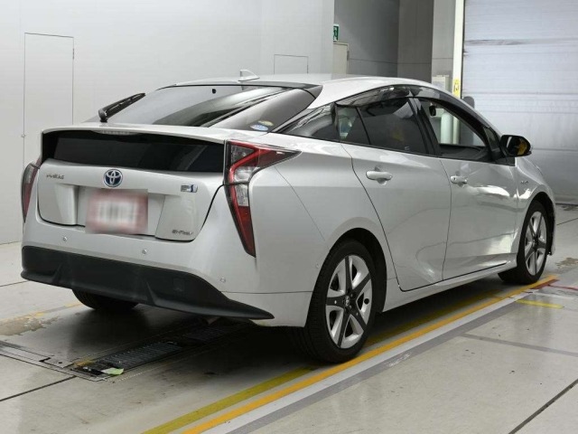 Toyota PRIUS 2017 8236506-1