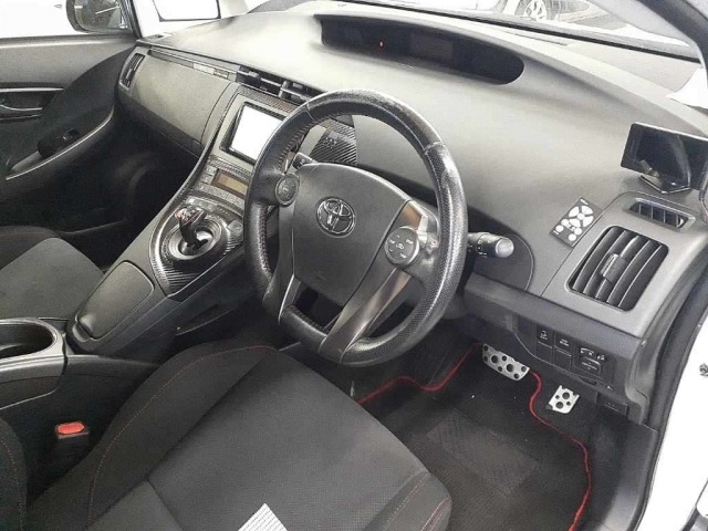 Toyota PRIUS 2015 8236508-9