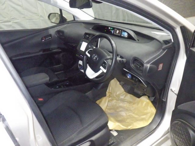 Toyota PRIUS 2018 8236510-3