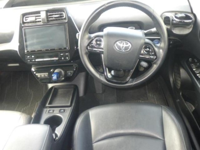 Toyota PRIUS 2019 8236519-3