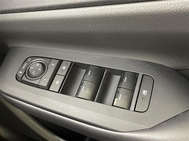 Toyota PRIUS 2023 8236832-2