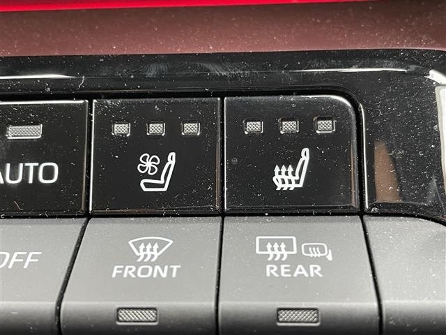 Toyota PRIUS 2024 8236848-21