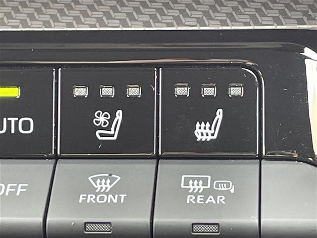 Toyota PRIUS 2025 8236851-1