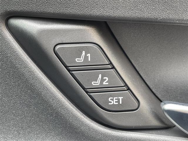 Toyota PRIUS 2025 8236851-7