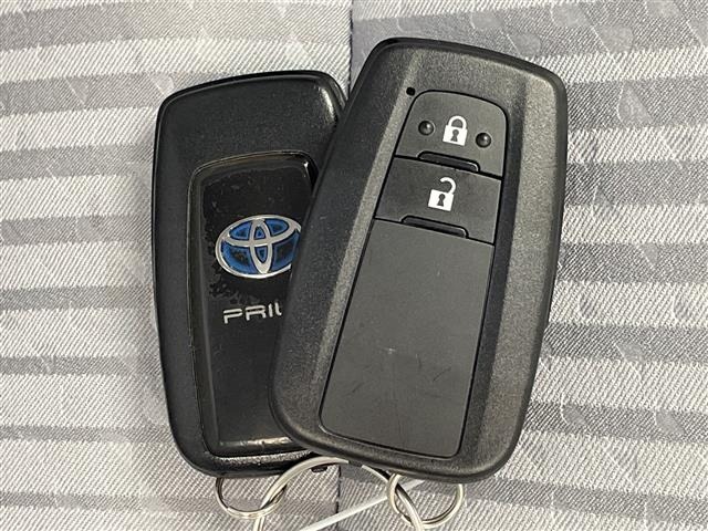 Toyota PRIUS 2016 8236852-9