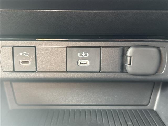 Toyota PRIUS 2024 8236856-20