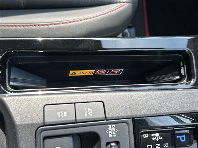 Toyota PRIUS 2024 8236856-4