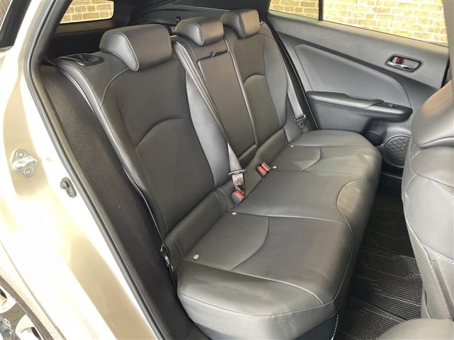 Toyota PRIUS 2016 8236858-4