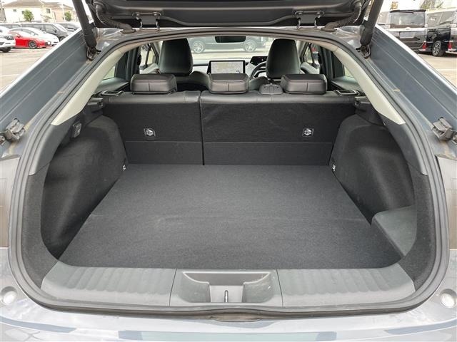 Toyota PRIUS 2023 8236859-10