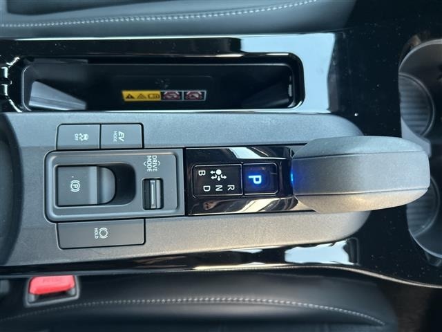 Toyota PRIUS 2025 8236869-12