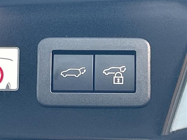 Toyota PRIUS 2025 8236869-16