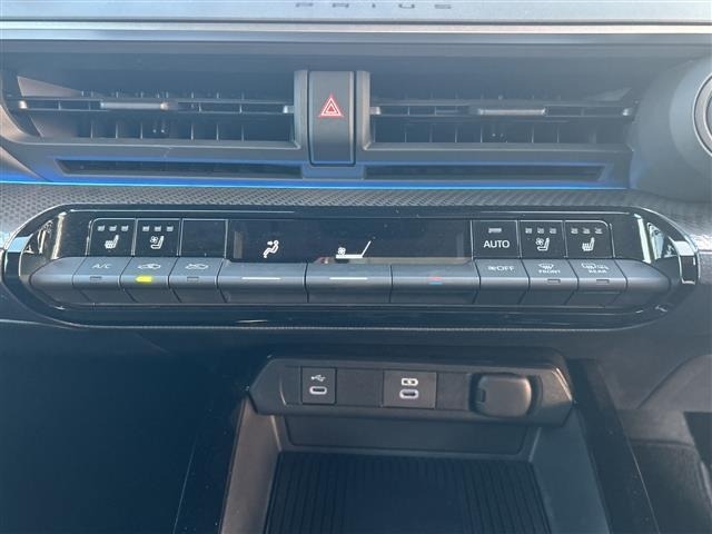 Toyota PRIUS 2025 8236869-21