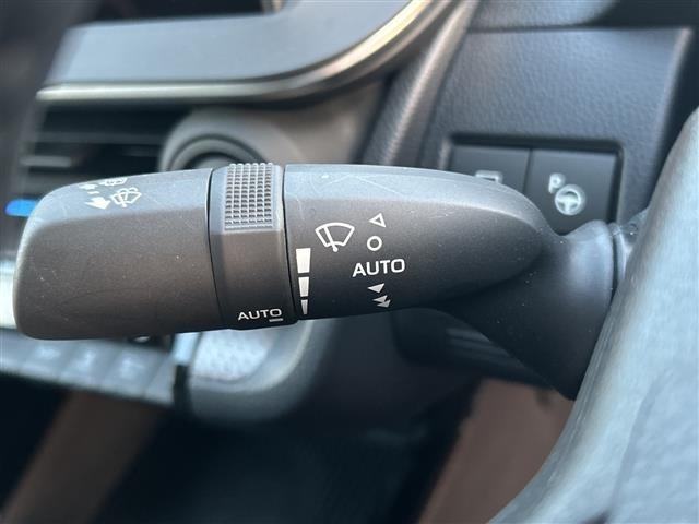 Toyota PRIUS 2025 8236869-6