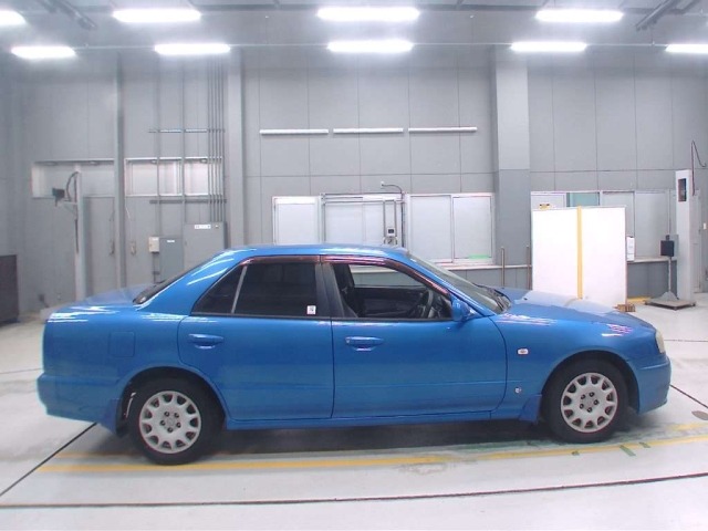 Nissan SKYLINE 2001 8234681-3