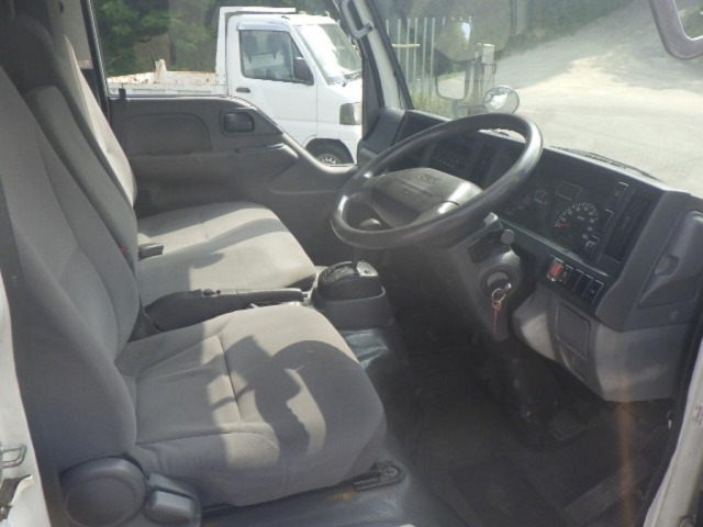 Mazda TITAN 2013 8215559-3
