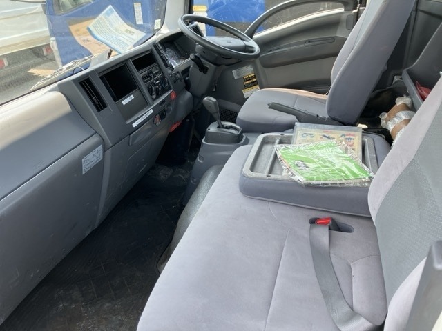 Mazda TITAN 2015 8215577-5