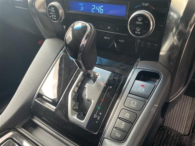 Toyota VELLFIRE 2015 8233203-8