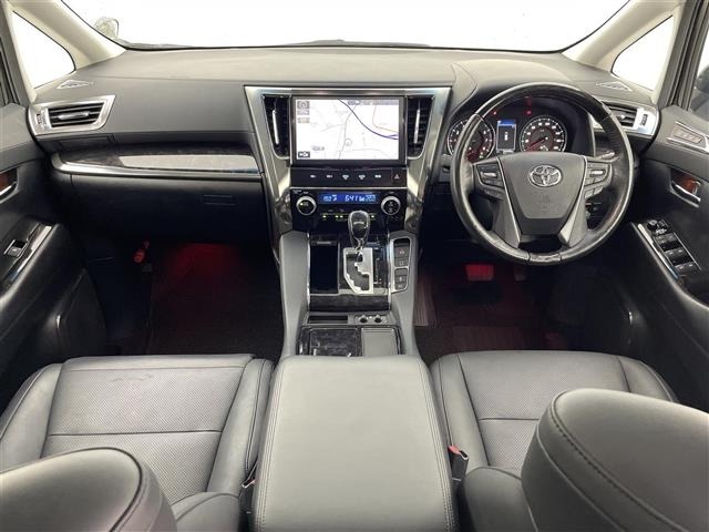 Toyota VELLFIRE 2018 8233318-19