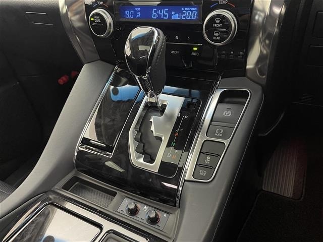 Toyota VELLFIRE 2018 8233318-3