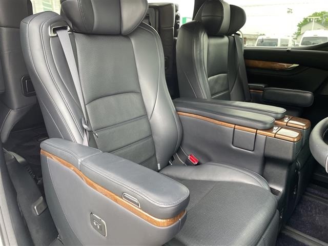 Toyota VELLFIRE 2017 8233320-2