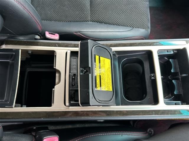 Toyota VELLFIRE 2013 8233383-1