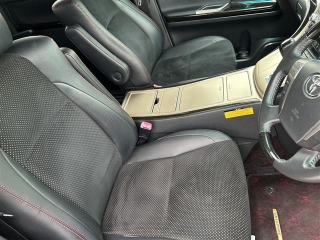 Toyota VELLFIRE 2013 8233383-6
