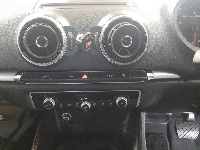Audi A3 2014 8247823-12