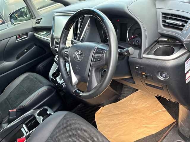 Toyota ALPHARD 2017 8245902-7